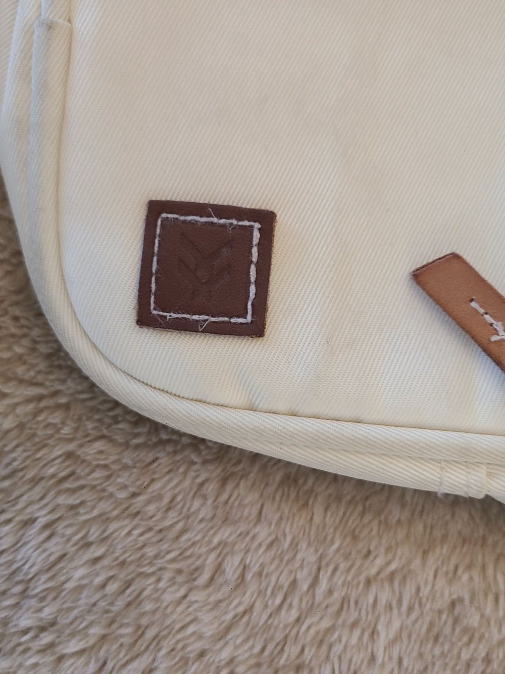Thread Wallets Bag - Picture 2 of 3